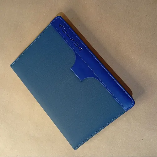 Agenda 2027 modelo azul bicolor, tapa dura en cuero sintético