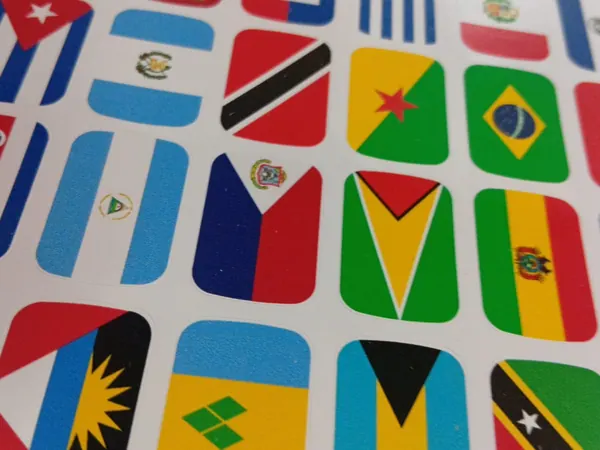 Hoja de stickers con banderas de países