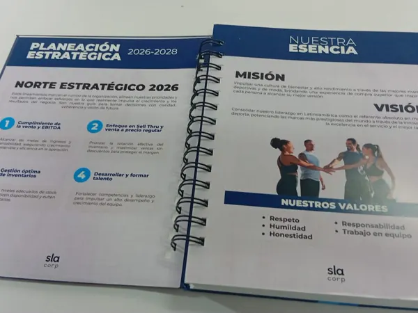 Insertos a full color con planeación estratégica y misión de la empresa