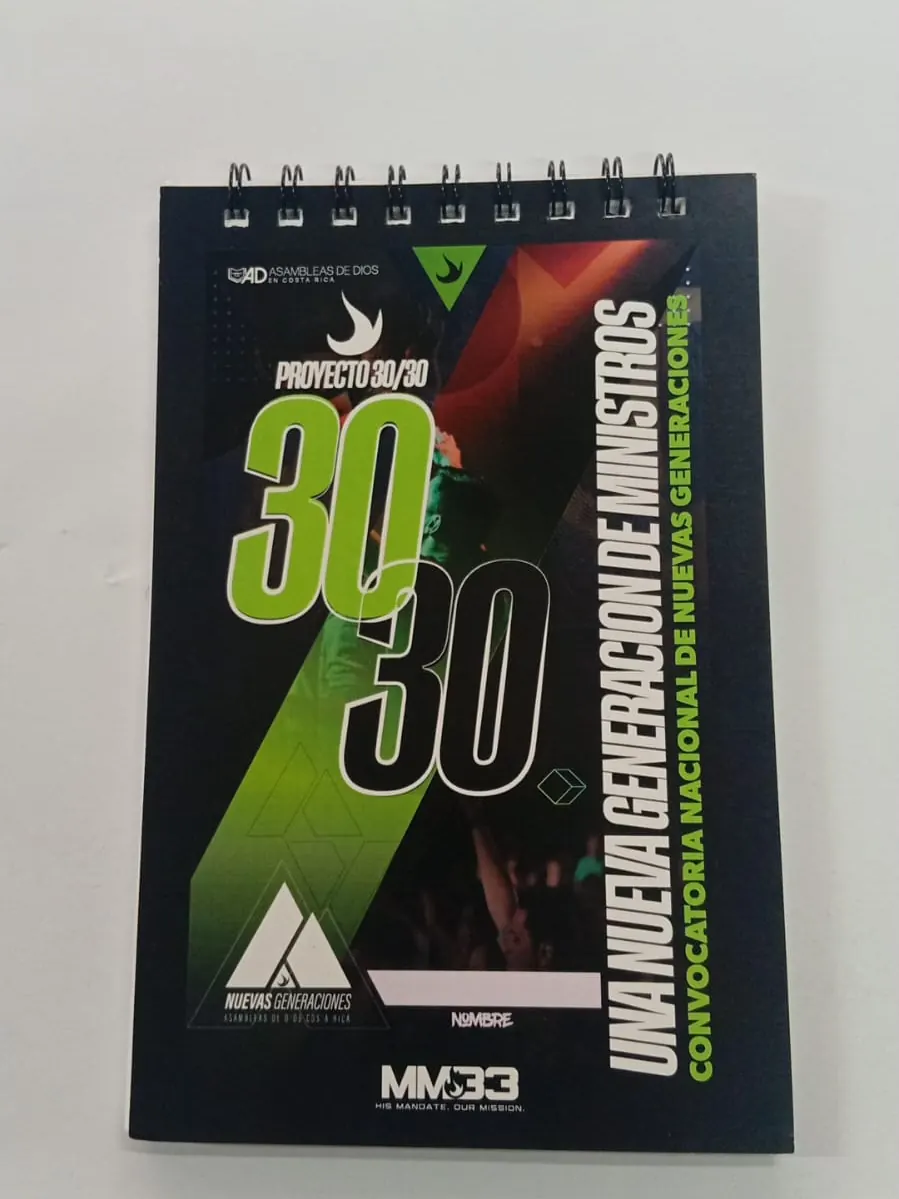 Libreta a la medida con espiral superior y portada impresa para un evento nacional